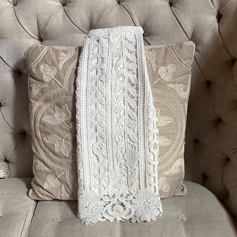White Lace Skirt (size small)